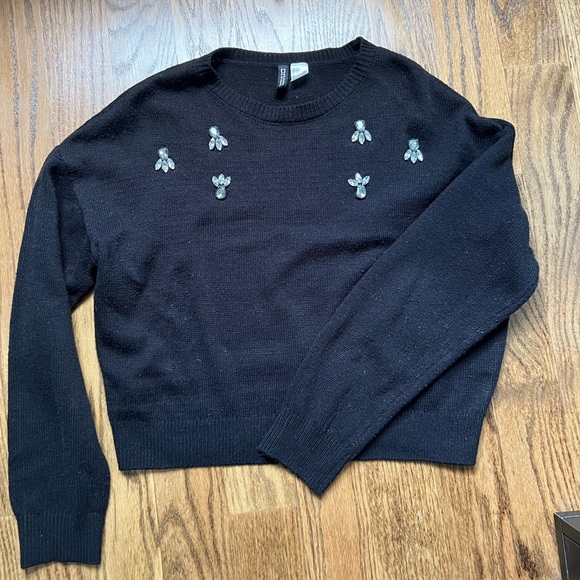 Cropped black sweater with gem details - Picture 1 of 4